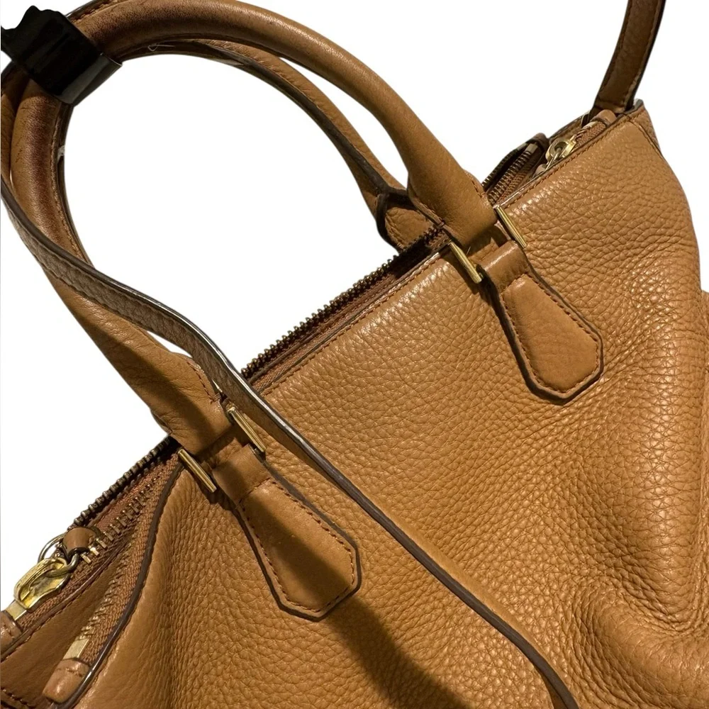 TORY BURCH Robinson Pebbled Leather Tote Bag Satchel Tan